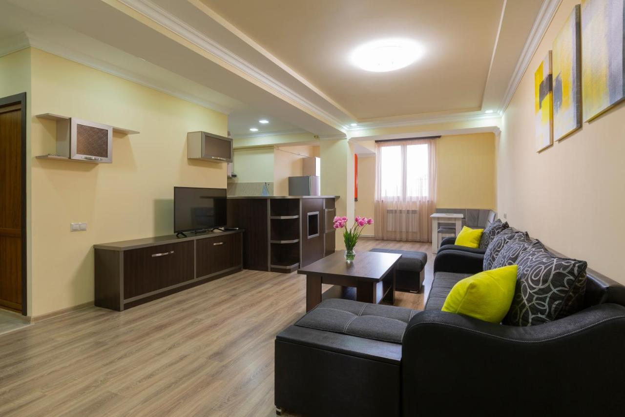 Umba Apartment N5 - Balcony And Mount Ararat View Yerevan Exterior photo