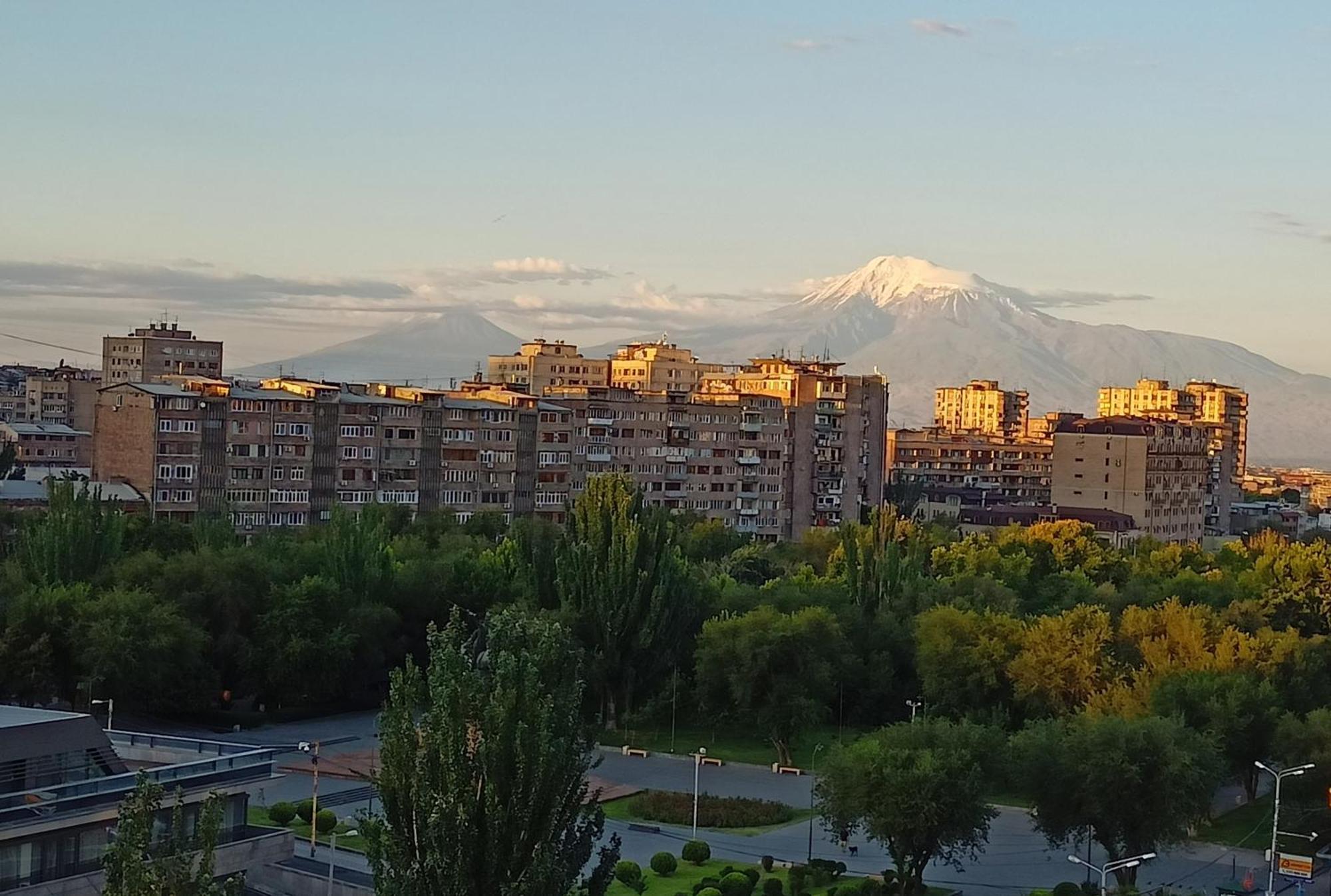 Umba Apartment N5 - Balcony And Mount Ararat View Yerevan Exterior photo